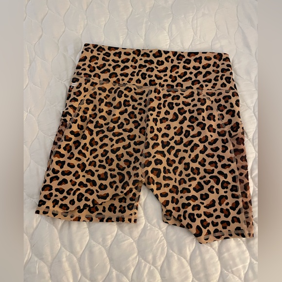 Fabletics Leopard Bike Shorts - Sz L, GUC - Picture 6 of 15
